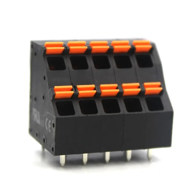 KFM736